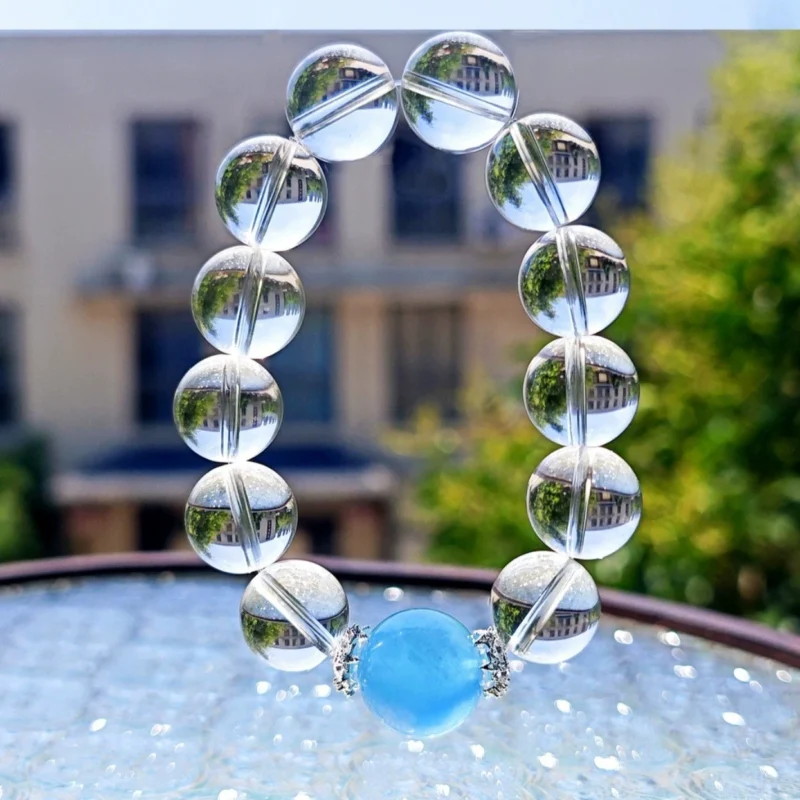 The 3A white crystal has cotton-like cracks, while the 5A crystal is clean with almost no cotton-like texture; both are made of natural crystal material.